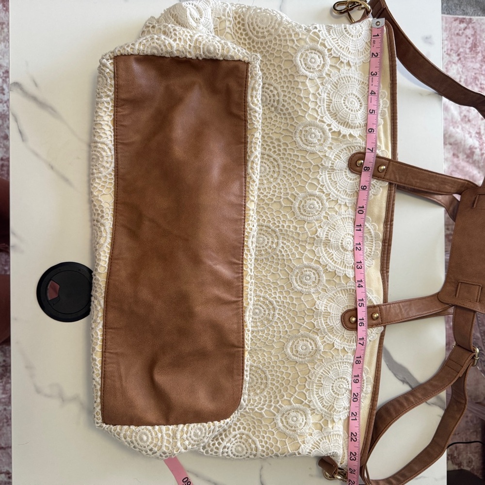 Merona Cream Lace‎ Overnight Bag - Picture 7 of 10